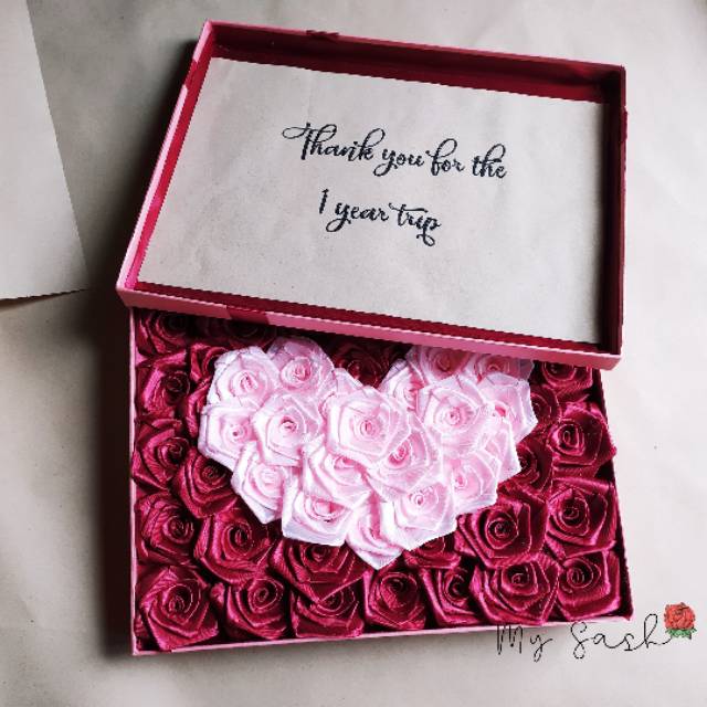 

Flowerbox Love/Box Bunga Satin