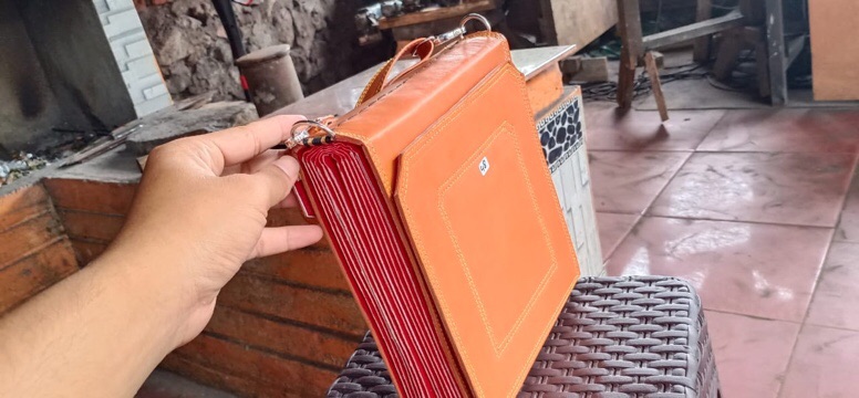 Aneka dompet taji bali