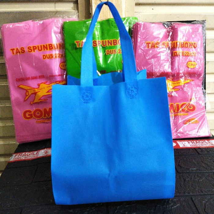 

✨ BISA COD ✨ Tas spunbond untuk dus 22 x 22 jual per pack is 12 pcs