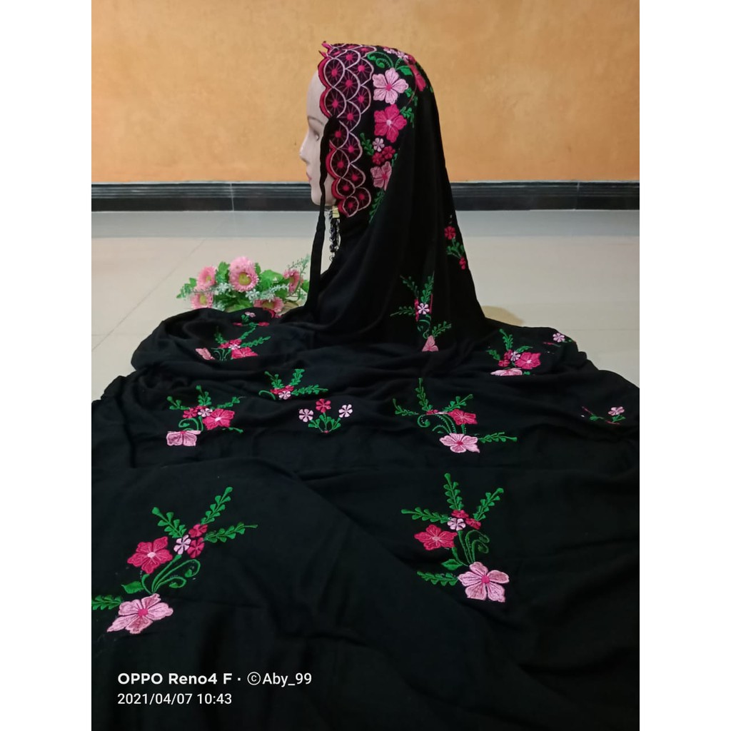 Mukena mukena terusan hitam/ mukena terusan dewasa bordir/ mukena hitam bordir