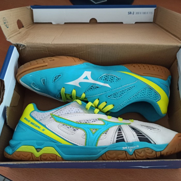 Sepatu tenis meja Mizuno Wave medal 2 second
