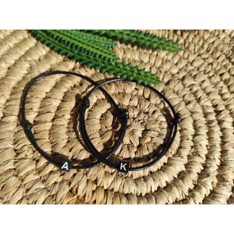 A- T ) Gelang Inisial Huruf KOTAK HITAM Bisa Couple DITALI 2 Tali Kulit Korea Tali Waterproof