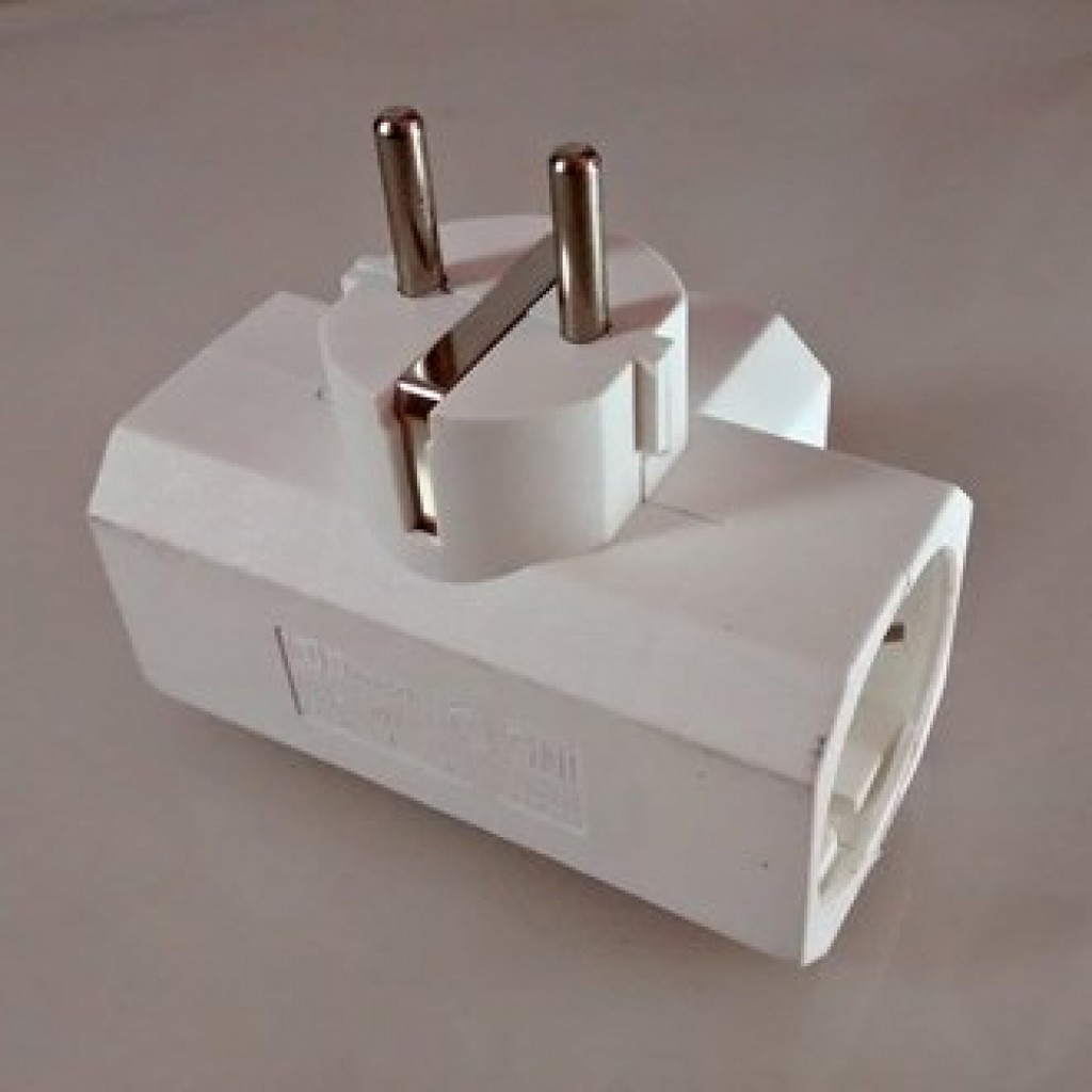 Steker Broco T cabang tiga