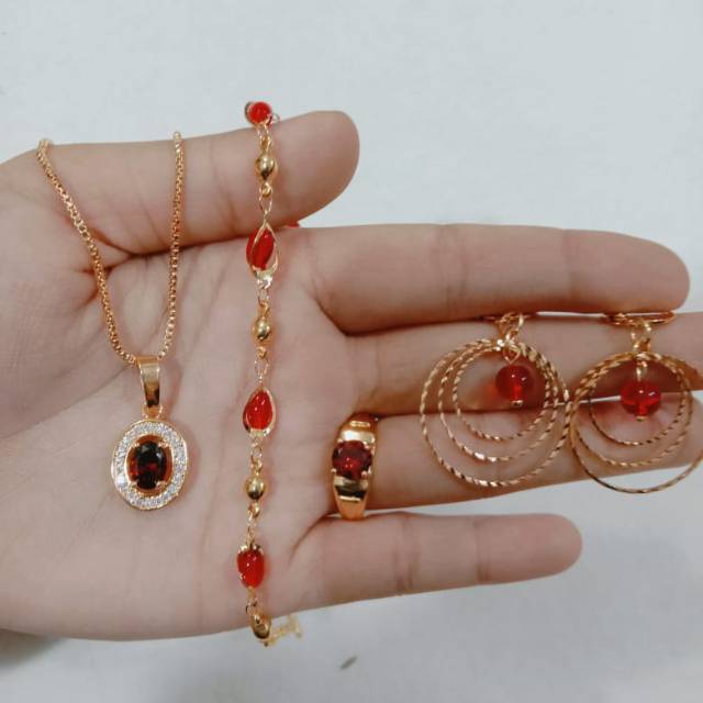 Ready perhiasan satu set wanita batu merah