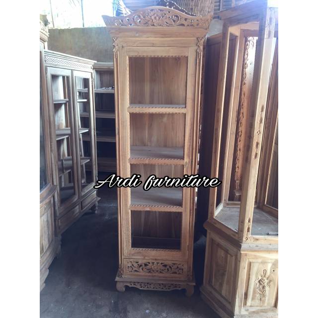 Lemari pajangan,lemari hias,almari ukir