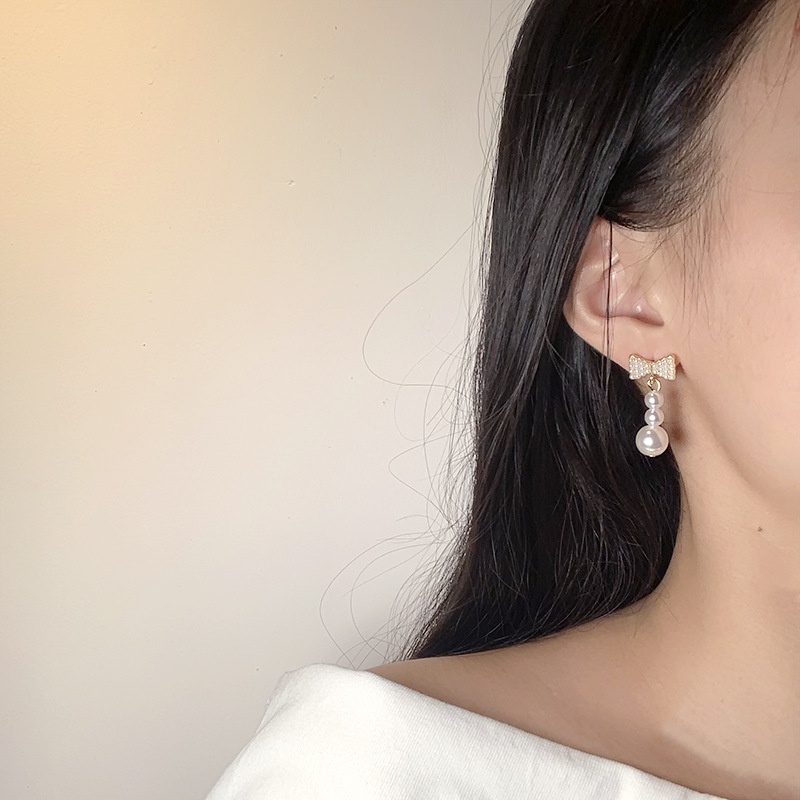 Anting Manik-Manik Mutiara Bentuk Pita Model Simple