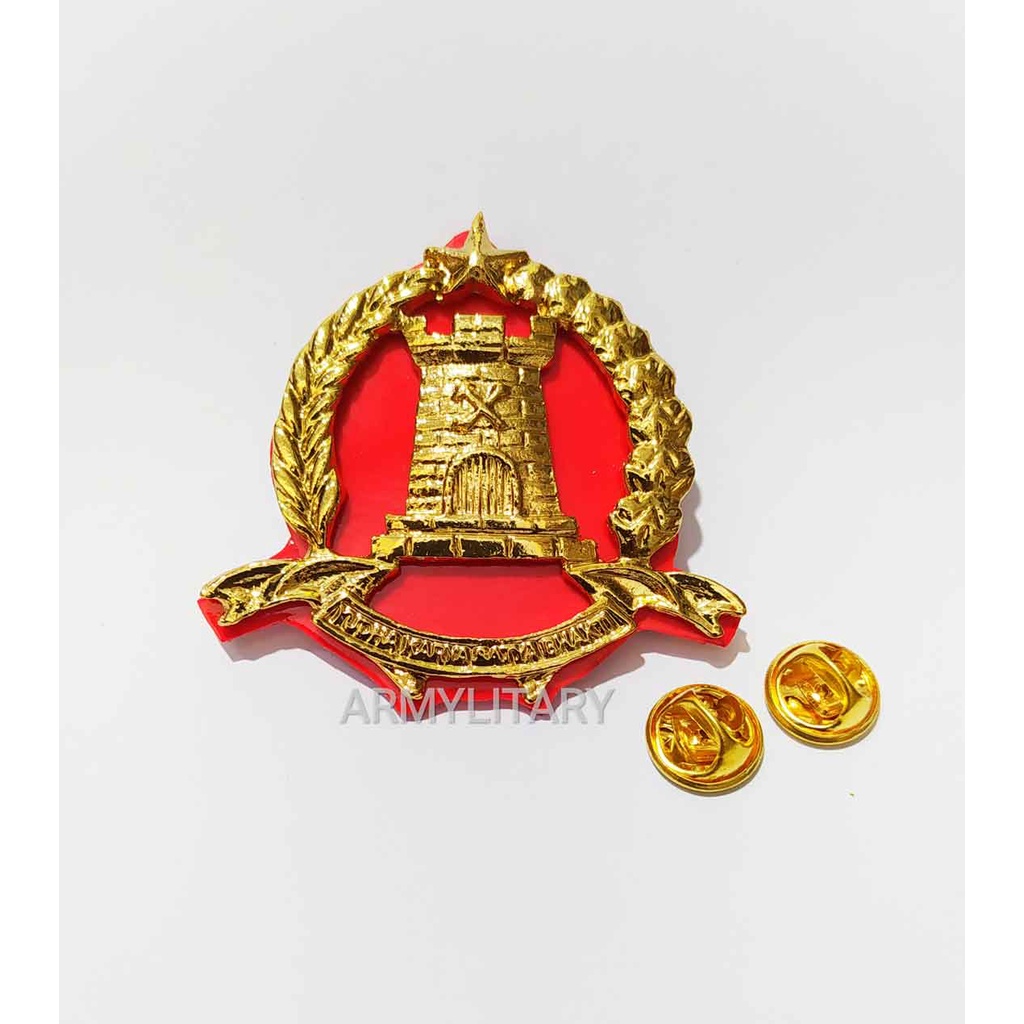 Brivet emblem pin baret