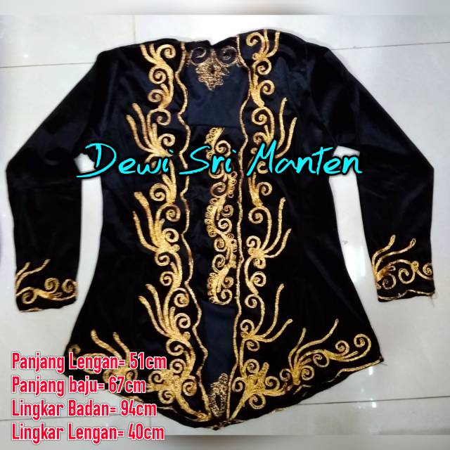 Kebaya bludru kutubaru