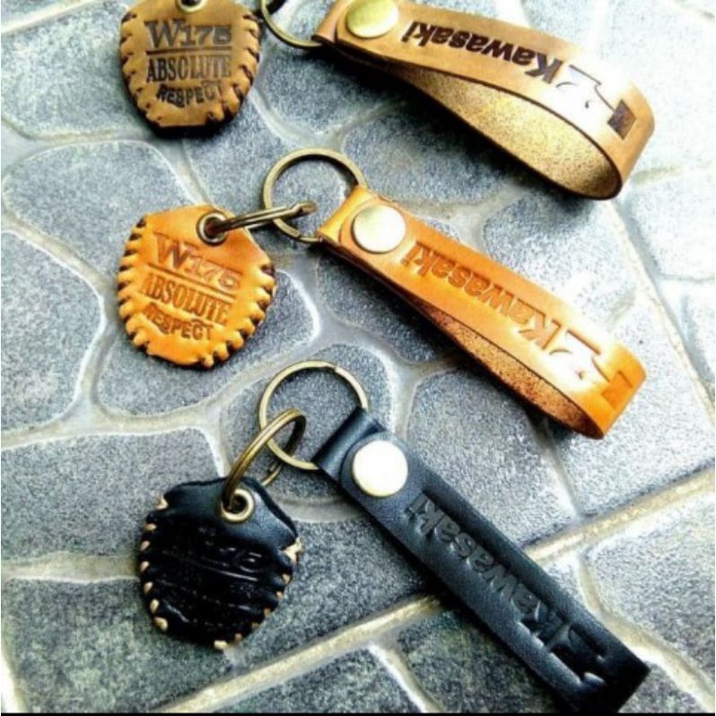 Gantungan kunci kawasaki W175  kulit asli - aksesoris kawasaki W175