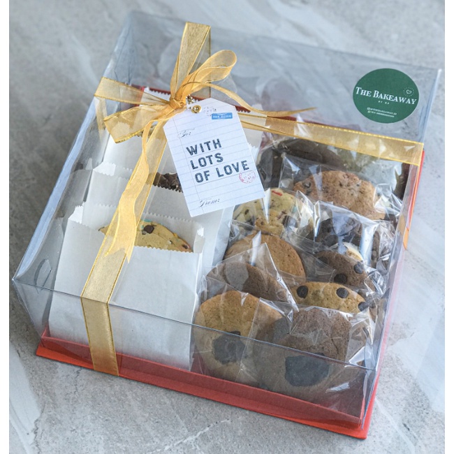 

Assorted 16 Soft Cookies Eid Hampers Lebaran Parsel Ramadan Idul Fitri