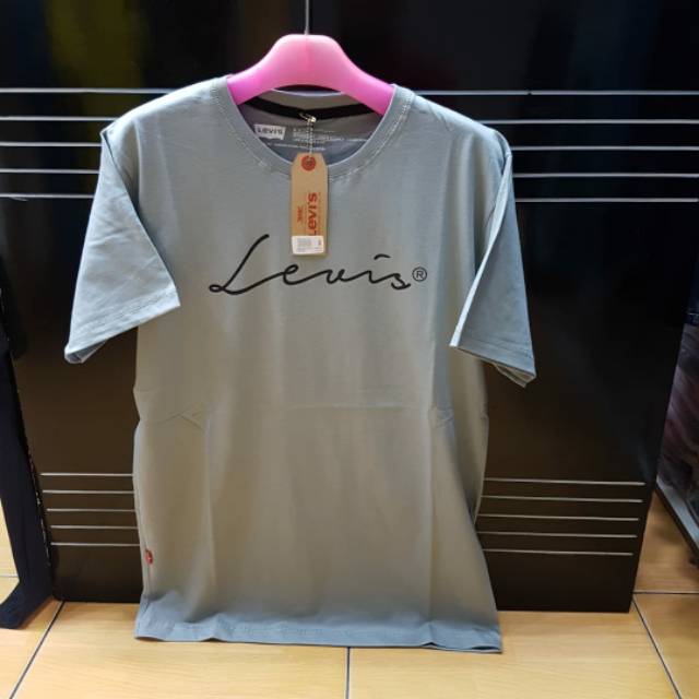 Kaos Levis pria import