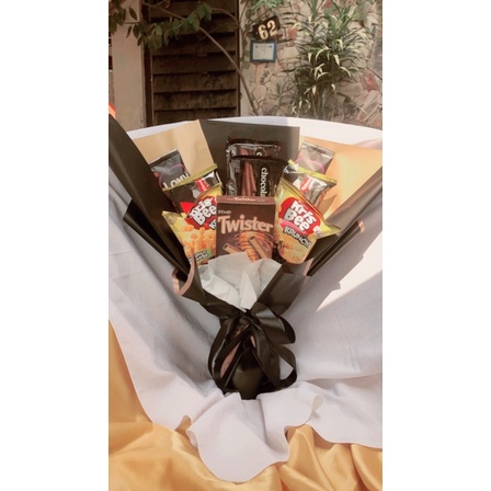 BUKET SNACK UKURAN JUMBO WISUDA ULANG TAHUN DLL MURAH