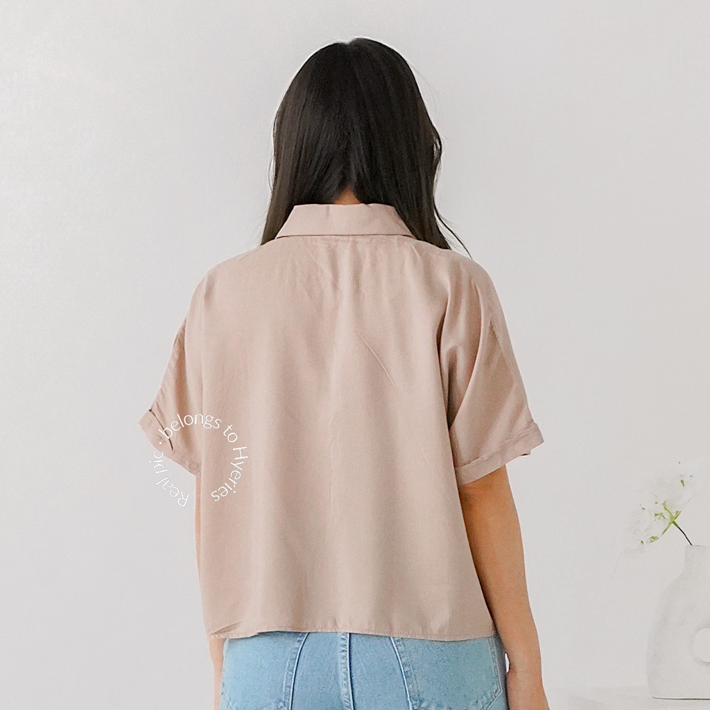 HYERIES Soomin Shirt / Kemeja Casual Wanita / Kemeja Polos Lengan Pendek / Basic Shirt / Collar short sleeves shirt / Atasan casual wanita / Kemeja kantor / Kemeja oversize / Kemeja jumbo / Kemeja kerja / Atasan korea / Kemeja Korea / Kemeja hitam