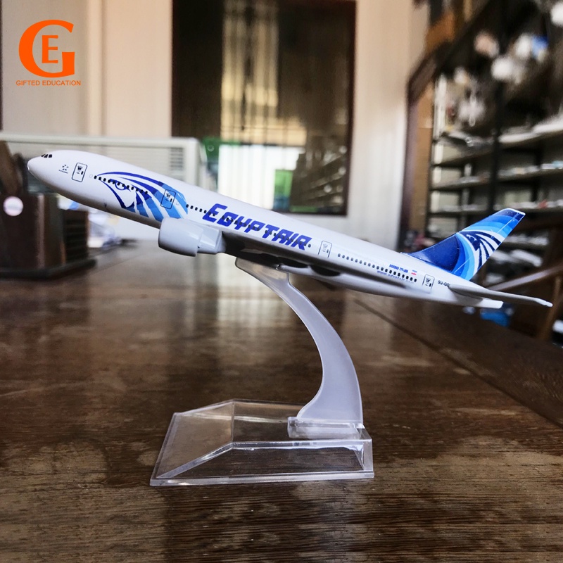 Mainan Model Pesawat Terbang Mesir B777 Airways 777 Bahan Alloy Metal Ukuran 16CM Untuk Anak