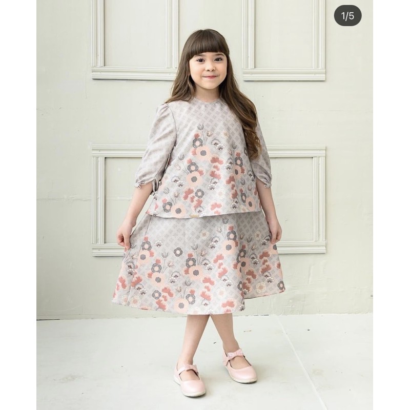 Little lily size 3/4  color sea rose