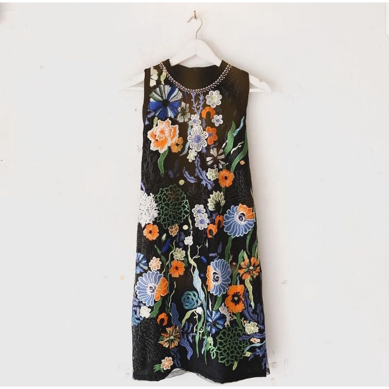 Batik Nonik Embroidery Dress