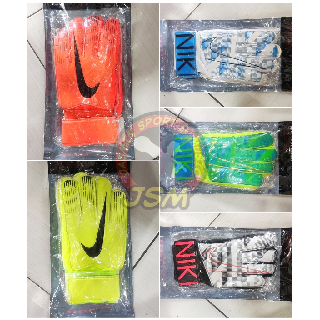 Sarung tangan kiper Nike