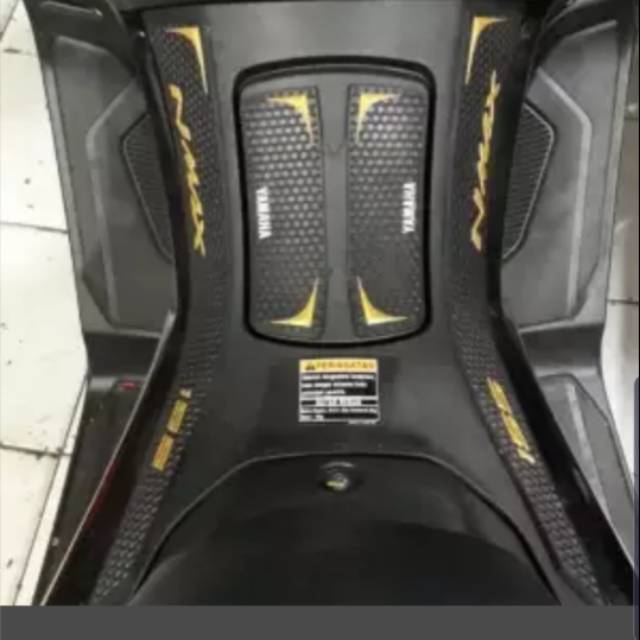 tank pad karpet karet gold pelindung dashbord variasi new nmax 2021 / tank pad deck pad nmax 2020