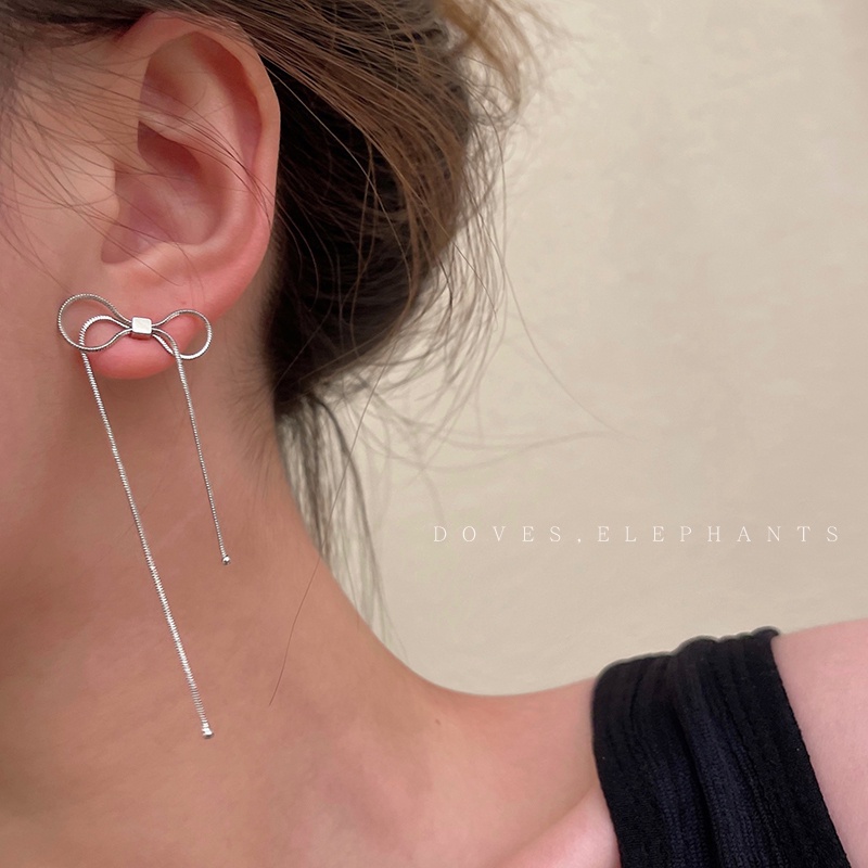 Anting Tusuk Gantung temperament Desain Pita Gaya Simplekeren Untuk Wanita