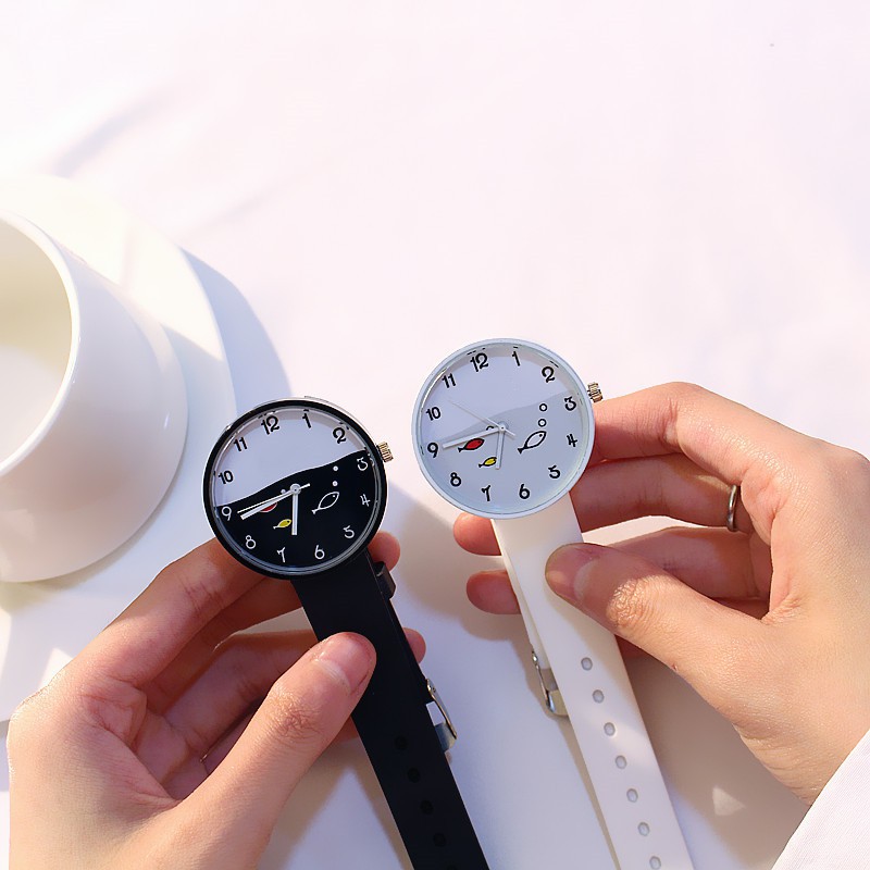 Jam Tangan Quartz Analog Korea Strap Silikon Warna Permen untuk Wanita Motif Kartun-2