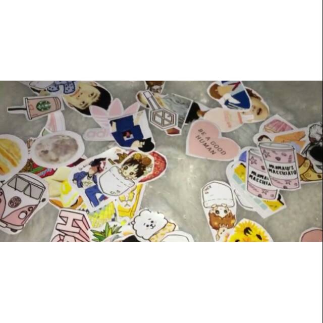 

Stiker tempel aneka gambar dan warna