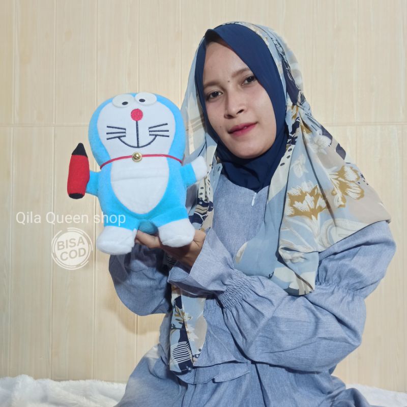 Boneka Doraemon S pensil