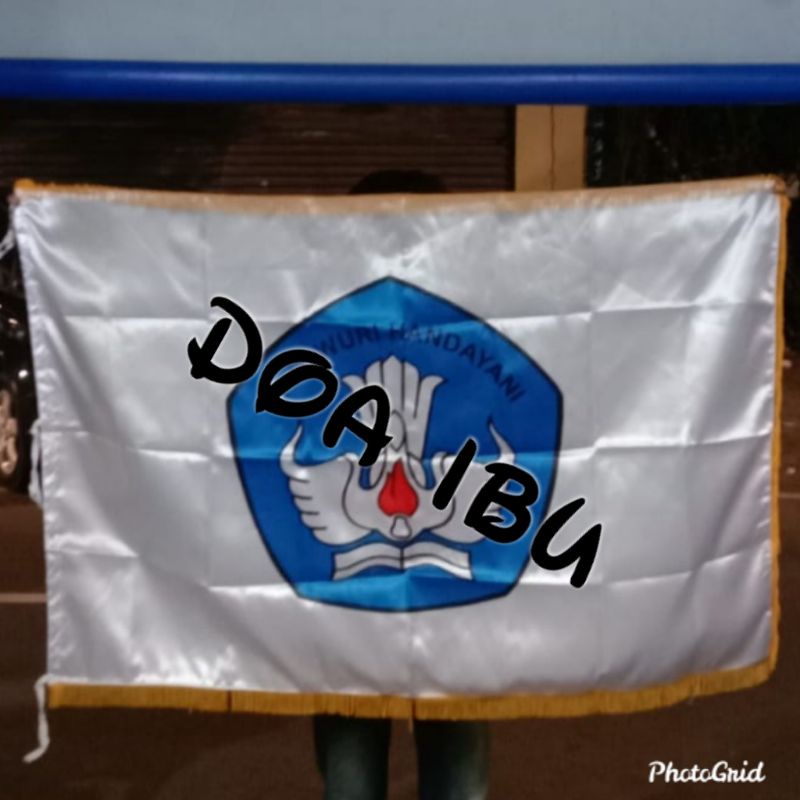 

best seller bendera pataka ruangan tut wuri dasar putih pake rumbai 90cm x 135cm