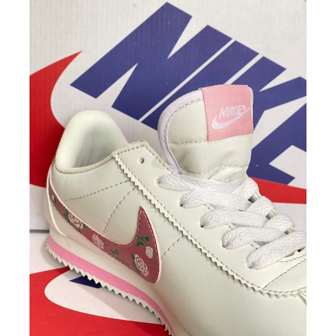 N*ke Classic cortez shoes