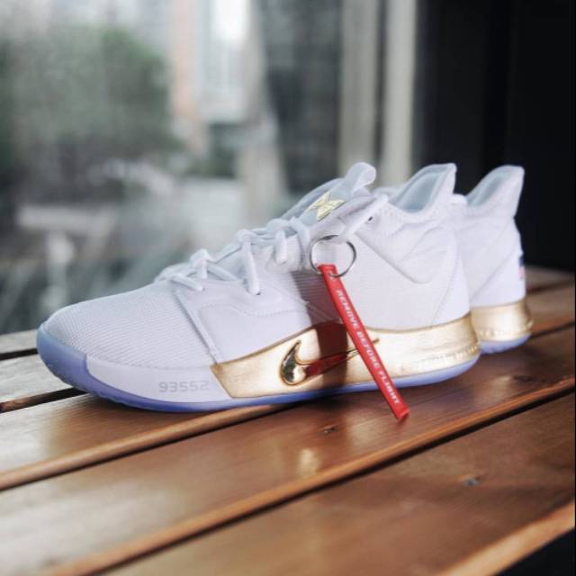 nike pg 3 nasa white gold