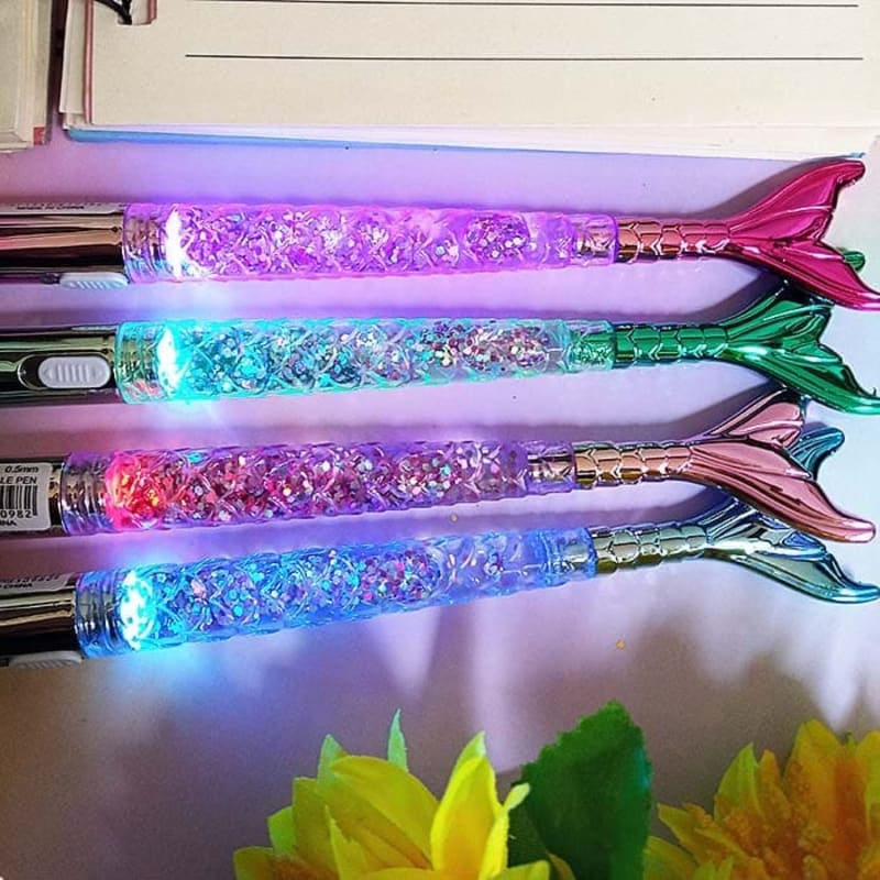 

Pulpen Lampu LED Ekor Mermaid / Pen Duyung - Dengan Air dan Gliter