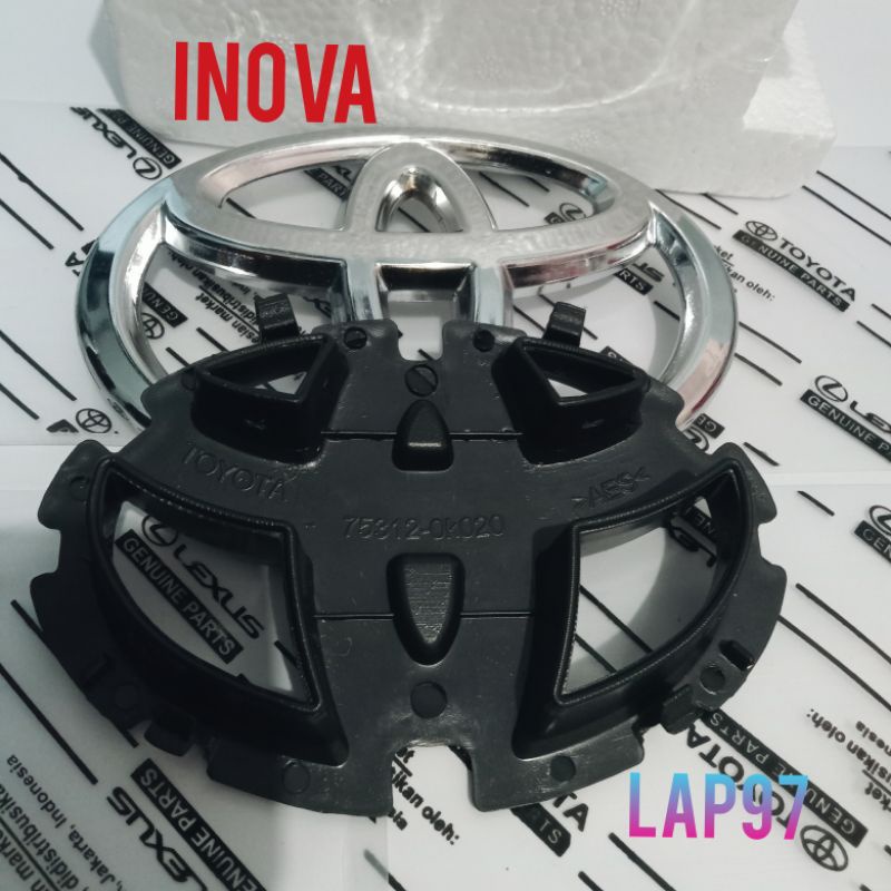 EMBLEM LOGO GRILL DEPAN TOYOTA GRAND INOVA INNOVA 2012-2015 ASLI ORIGINAL
