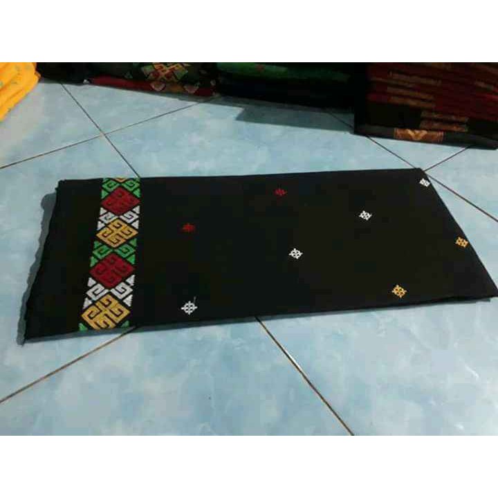Tenun Paruki Pabintik / Kain Tenun Paruki Toraja / Tenun Paruki Toraja SH911