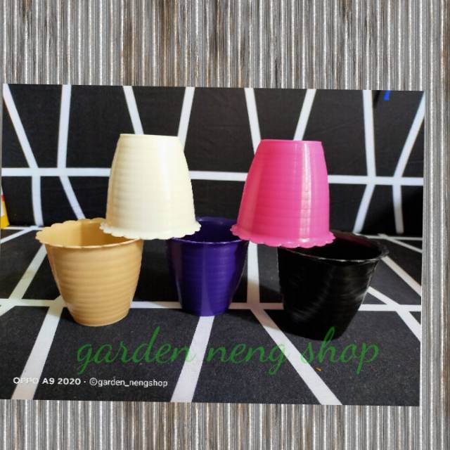 POT NEW TAWON 7 WARNA WARNI 7.5 CM POT BUNGA PUTIH PLASTIK VAS BUNGA KECIL POT MINI ARTIFICIAL