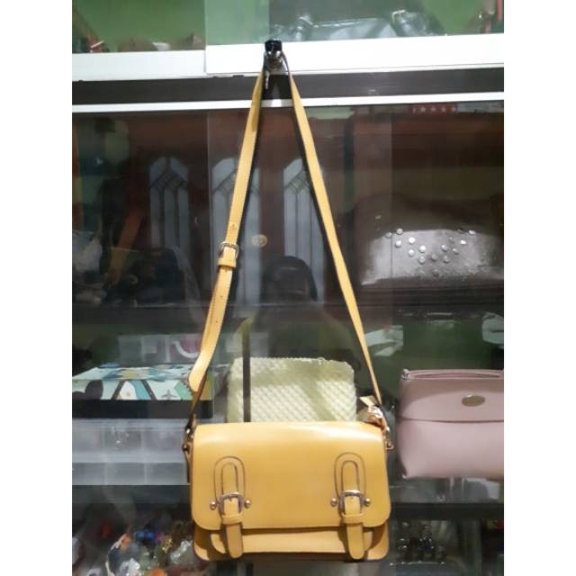Tas selempang brand Emsio