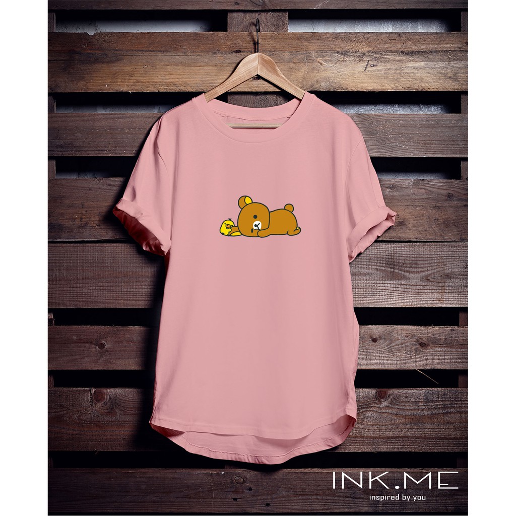 RILAKKUMA SLEEPY TSHIRT/ KAOS SABLON RILAKKUMA/ RILAKKUMA PEACH TSHIRT/ KAOS WANITA/ KAOS SABLON CAR