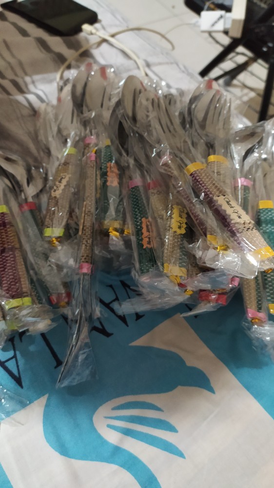 50 Pcs Souvenir Sendok&garpu Makan Kemas Tikar+plastik