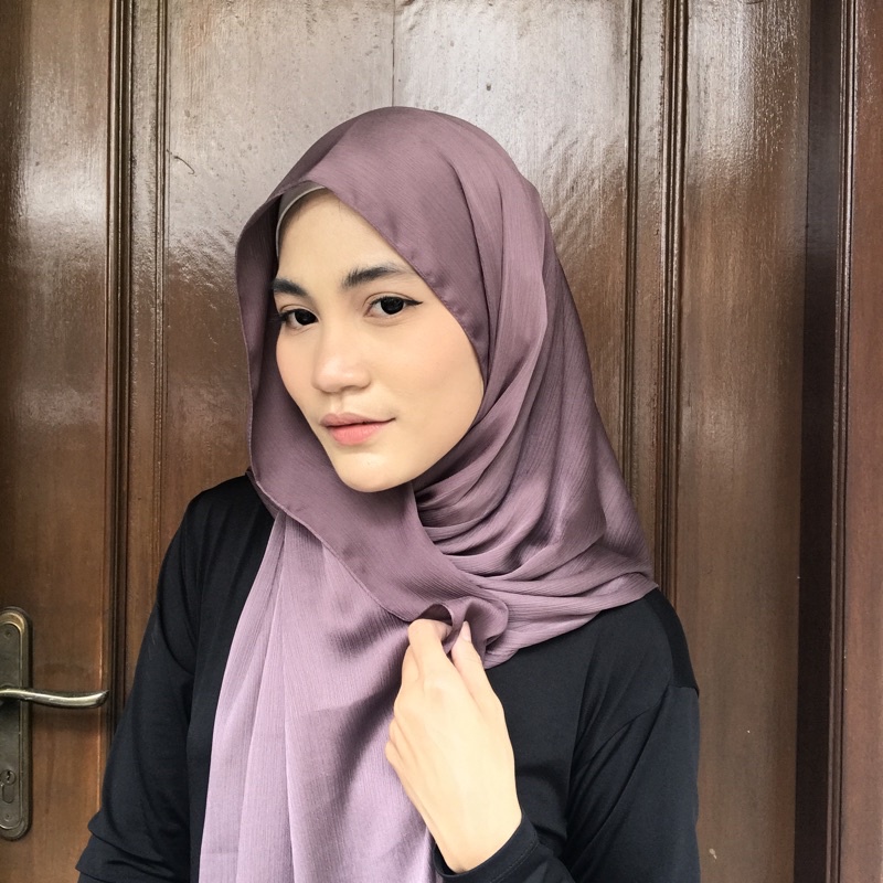 Pashmina Premium Satin Silk Malaysia Textured Crinkle (JAHIT TEPI KECIL SUPER RAPI)-Mushroom