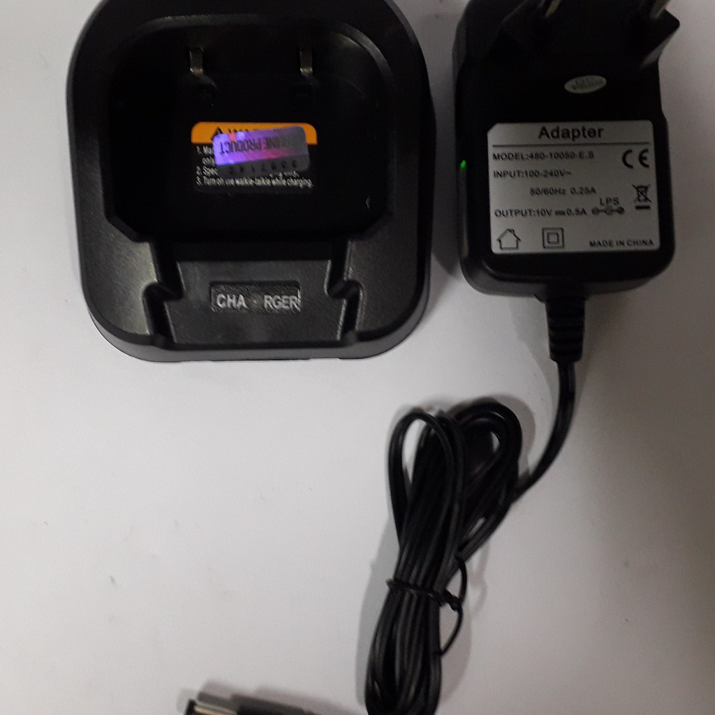 Charger HT Baofeng UV-82