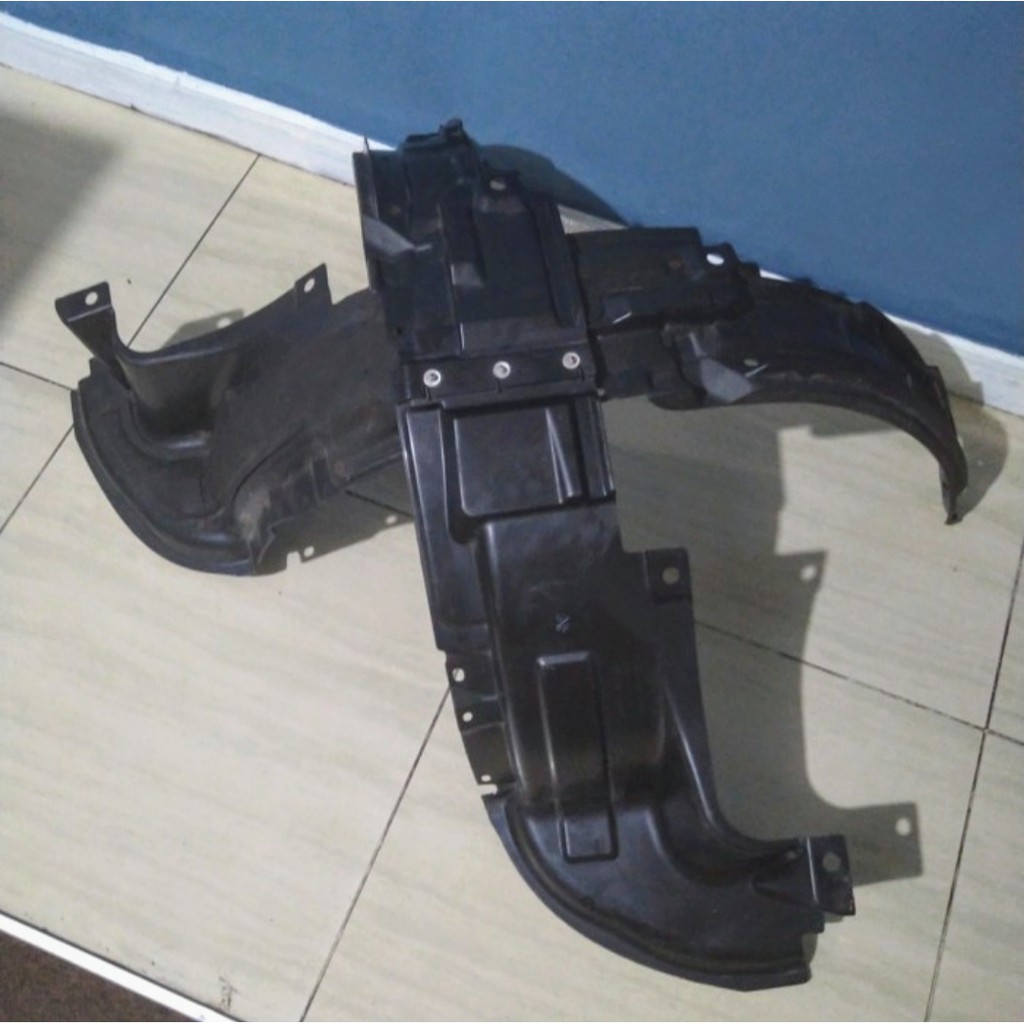 Liner Fender Depan Daihatsu Granmax Luxio Original