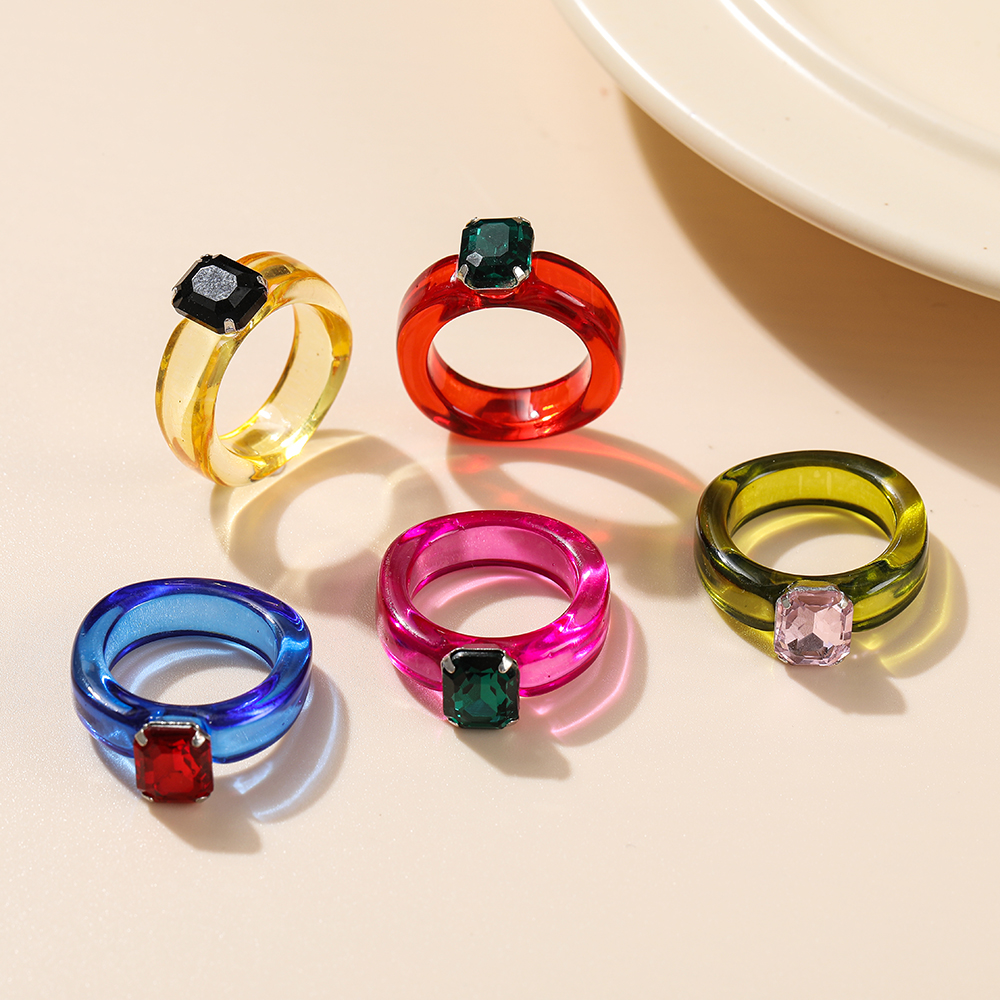 8pcs / Set Cincin Resin Hias Berlian Warna-Warni Gaya Retro Korea Untuk Wanita