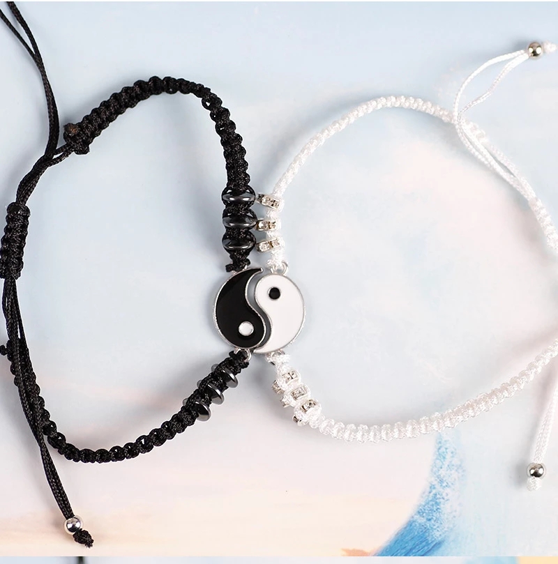 2pcs / Set Gelang Tali Tenun Tangan Liontin Yin Yang Tai Chi Bahan Alloy Gaya Cina Retro Untuk Pasangan Balance