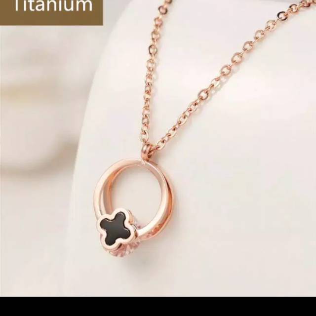 Kalung Titanium Korea Asli Clover Bunga Anti Karat dan Alergi KT-46