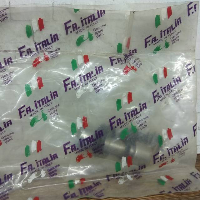 As ayun vespa px as kecil nos