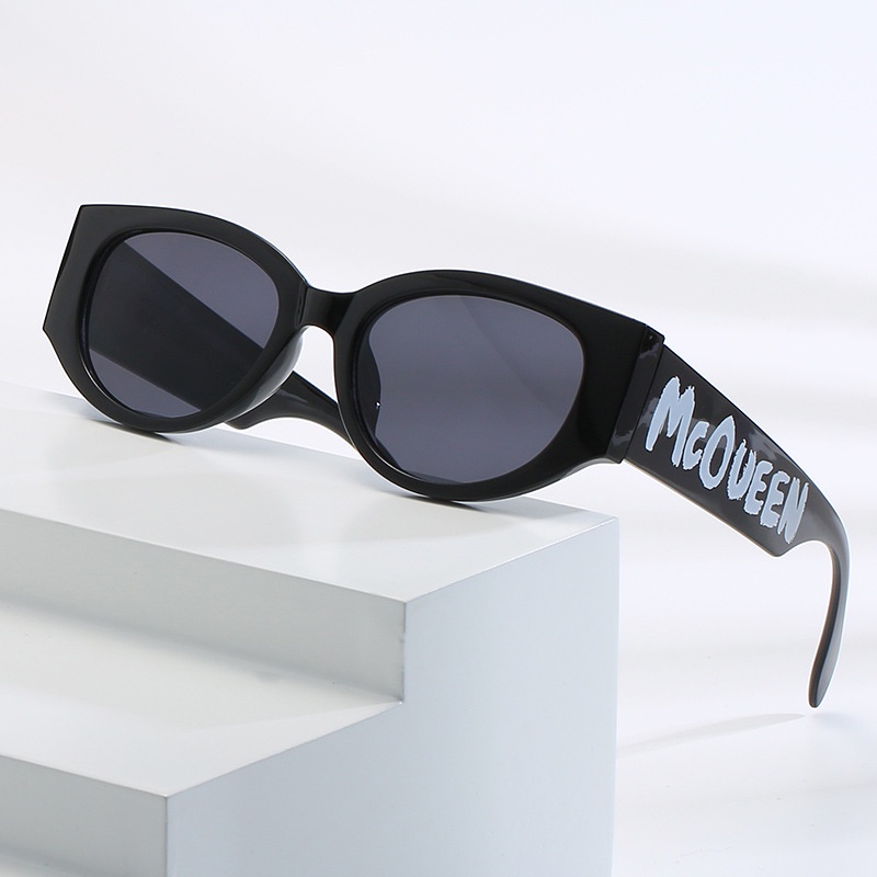 (YUZHU) COD Western Retro Style Cat Eye Letter Temple Sunglasses untuk Wanita IN Fashion Oval Frame Shades untuk Unisex