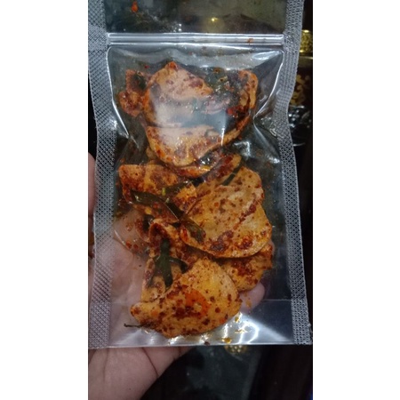 

cemilan basreng baso goreng bulat pipih kemasan 50 gr ditambah aroma daun jeruk