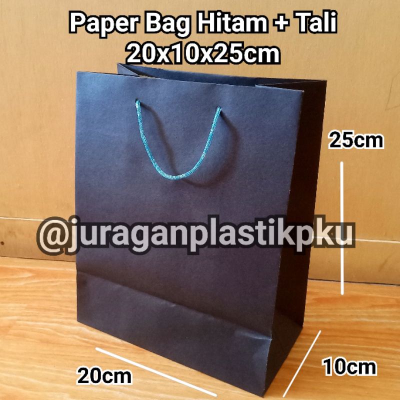 

Paper Bag Hitam + Tali 20x10x25 cm / Goodie Bag Sedang Polos Kantong Kertas Souvenir 20x25