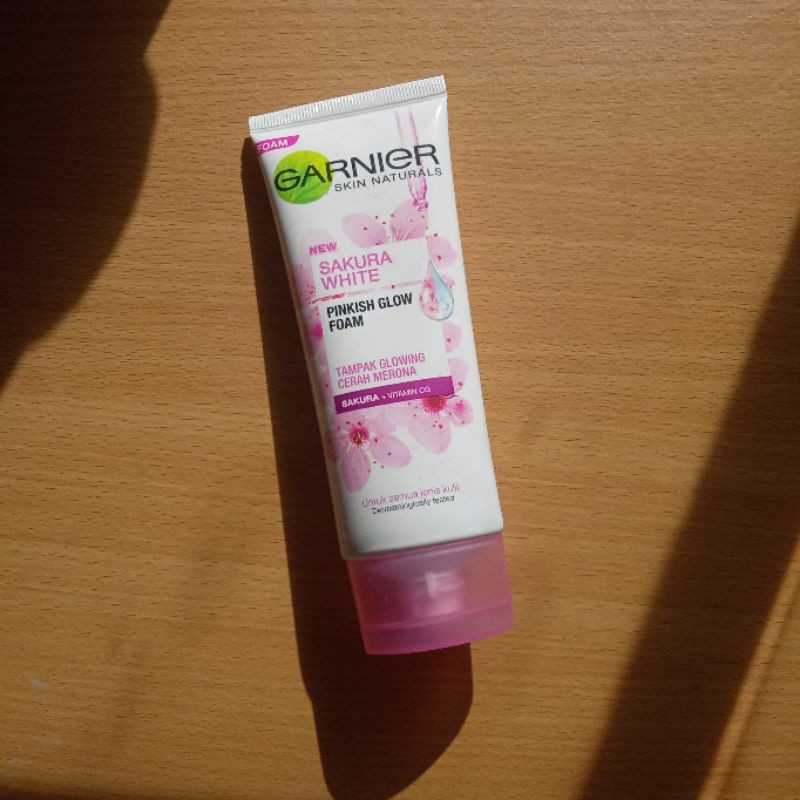 

Garnier Sakura White Pinkish Glow Foam 100ml