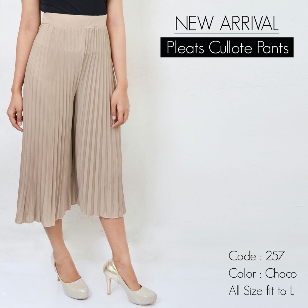 CELANA KULOT PENDEK 7/8 257 PLISKET PLEATS PANTS-cream