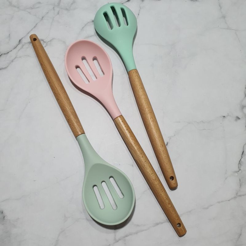 Silicone cooking Spoonela with wooden handle / sodet masak bulet