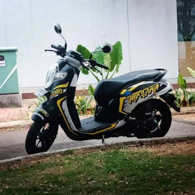 Decal New scoopy variasi grafis yellow variasi simple striping sticker